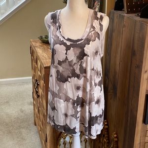 Simply Vera Wang floral print tank size large